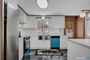 16 Rosewood Ln, Bolton, CT 06043 - Photo 4