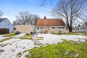 69 Seaver Cir, Bridgeport, CT 06606 - Photo 6