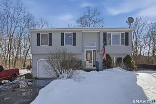 17 Vine St, Putnam, CT 06260 - Photo 2
