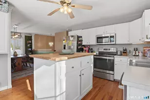 17 Vine St, Putnam, CT 06260 - Photo 6