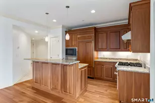 85 Memorial Rd, West Hartford, CT 06107 - Photo 14