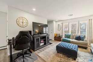 185 Bluebird Dr, Naugatuck, CT 06770 - Photo 4