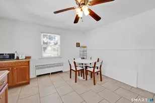 11 Stratfield Pl, Bridgeport, CT 06606 - Photo 14