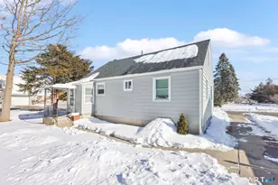 11 Stratfield Pl, Bridgeport, CT 06606 - Photo 6