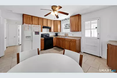 11 Stratfield Place, Bridgeport, CT 06606 - Photo 16