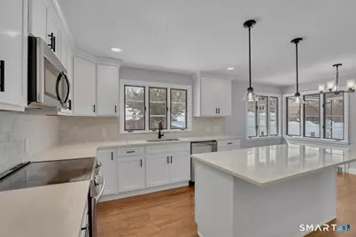 909 Randolph Road, Middletown, CT 06457 - Photo 4