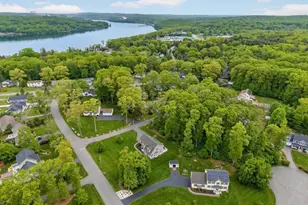 5 Tom Allyn Ct, Ledyard, CT 06335 - Photo 2