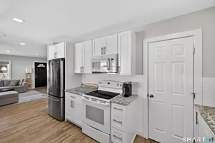 22 Woodlawn Ave, Waterford, CT 06385 - Photo 16