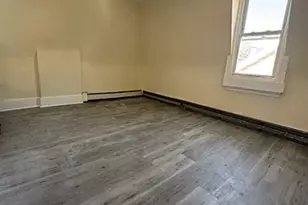 35 Cliff St, Norwich, CT 06360 - Photo 2