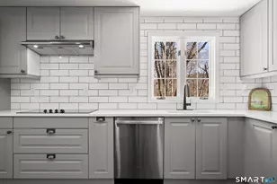 8 Hickory Ct, Colchester, CT 06415 - Photo 14