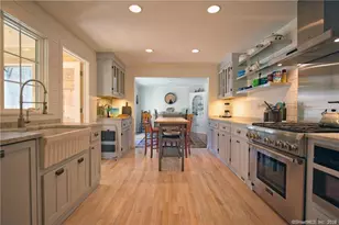 3 Lilac Ln, Sharon, CT 06069 - Photo 2