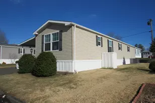 7 Blueberry Ln, Plymouth, CT 06786 - Photo 2