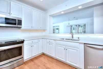 77 Sunset Lane #335, Ridgefield, CT 06877 - Photo 4