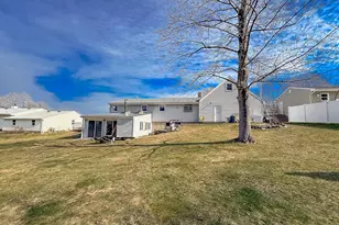 27 Londonderry Dr, Wallingford, CT 06492 - Photo 16