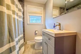 27 Londonderry Dr, Wallingford, CT 06492 - Photo 6