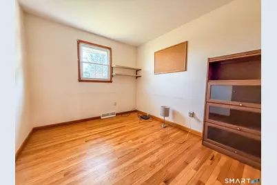 27 Londonderry Drive, Wallingford, CT 06492 - Photo 12