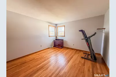 27 Londonderry Drive, Wallingford, CT 06492 - Photo 10