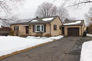 34 Cornwall Dr, Windsor Locks, CT 06096 - Photo 1