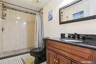 1010 Ocean Ave, West Haven, CT 06516 - Photo 14