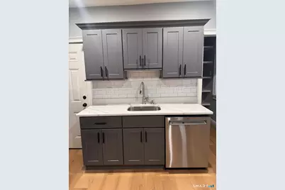 162 Fox Street #2nd, Bridgeport, CT 06605 - Photo 4