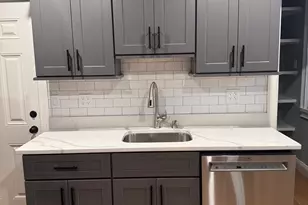 162 Fox St, Bridgeport, CT 06605 - Photo 4