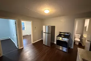 52 Crown St, Naugatuck, CT 06770 - Photo 2