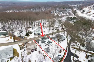 43 Bateswood Rd, Waterbury, CT 06706 - Photo 6