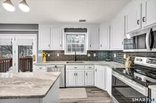 11 Kazersky Dr, Wallingford, CT 06492 - Photo 4