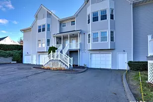 50 Greenview Ln, Milford, CT 06461 - Photo 2