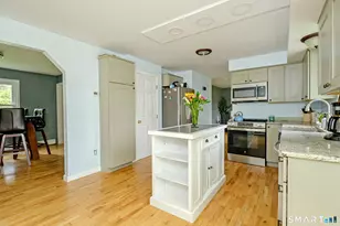 221 Quasset Rd, Pomfret, CT 06259 - Photo 10