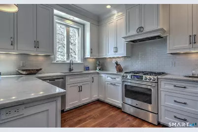 30 Narrow Street, Fairfield, CT 06824 - Photo 18