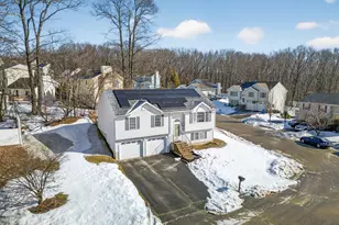 19 Running Brook Dr, Waterbury, CT 06704 - Photo 2