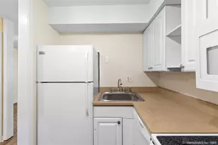 86 Howe St, New Haven, CT 06473 - Photo 10