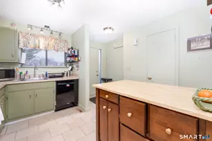 2 Spice Hill Dr, Wallingford, CT 06492 - Photo 6