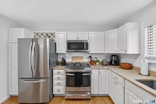 30 Larkspur Dr, Cromwell, CT 06416 - Photo 4