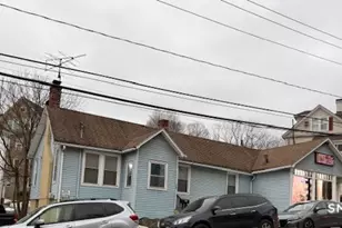 113 Bunker Hill Ave, Waterbury, CT 06708 - Photo 1