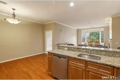 1 King Philip Drive #301, West Hartford, CT 06117 - Photo 4