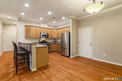 1 King Philip Drive #301, West Hartford, CT 06117 - Photo 2