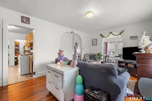 170 Judson Pl, Bridgeport, CT 06610 - Photo 4