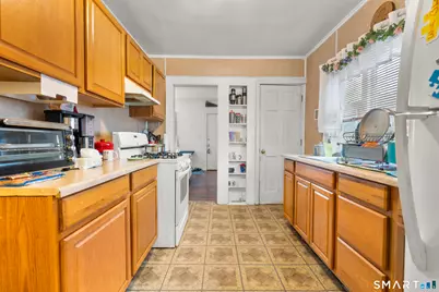 170 Judson Place, Bridgeport, CT 06610 - Photo 8