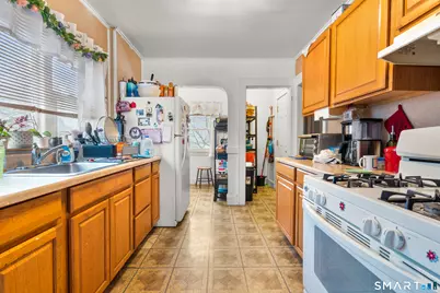 170 Judson Place, Bridgeport, CT 06610 - Photo 6