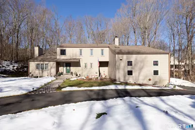70 Pine Hollow Drive, Middlebury, CT 06762 - Photo 2
