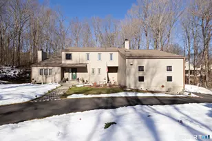 70 Pine Hollow Dr, Middlebury, CT 06762 - Photo 2