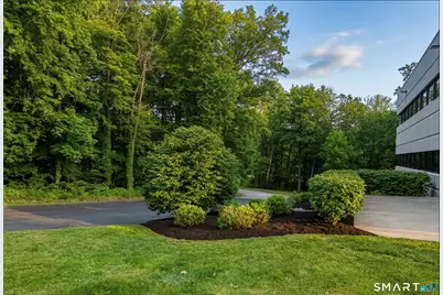 160 Chapel Road, Manchester, CT 06042 - Photo 2