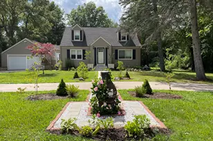 1347 Hall Blvd, Bloomfield, CT 06002 - Photo 1