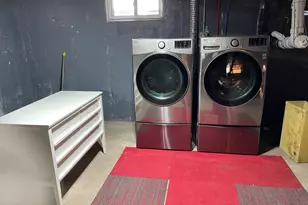 1347 Hall Blvd, Bloomfield, CT 06002 - Photo 24