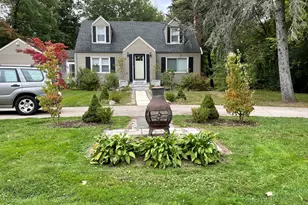 1347 Hall Blvd, Bloomfield, CT 06002 - Photo 1