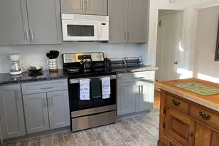 1347 Hall Blvd, Bloomfield, CT 06002 - Photo 4