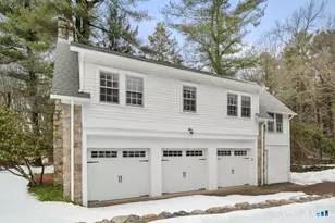 14 Chestnut Hill Rd, Stamford, CT 06903 - Photo 6