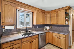 111 Whipple Ave, Norwich, CT 06360 - Photo 12